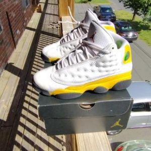 Jordan 13 del sol size 6.5y